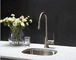 Les robinets modernes adaptés aux besoins du client d'évier de salle de bains de Chrome, choisissent le robinet inoxydable d'évier de poignée